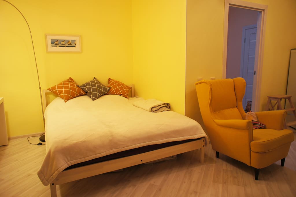 Large 160cm bed