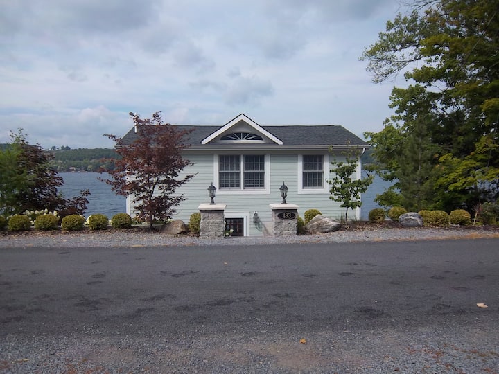 Beautiful waterfront home on Keuka Lake Houses for Rent in Penn Yan