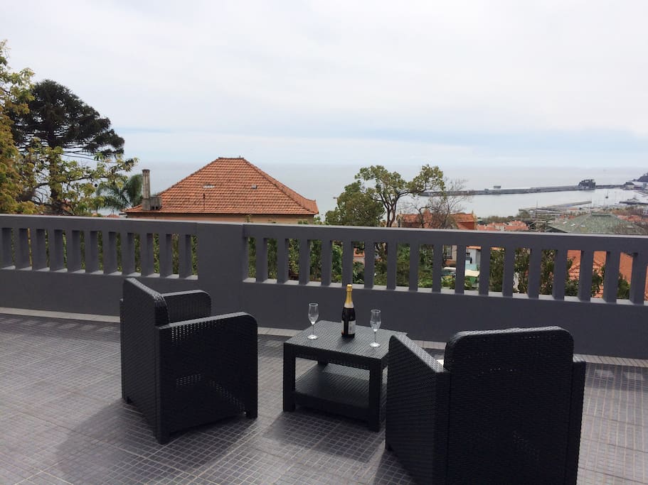 Large terrace to enjoy Funchal great view and watch Madeira Island sunset, or even the famous "New Year's Eve" fireworks