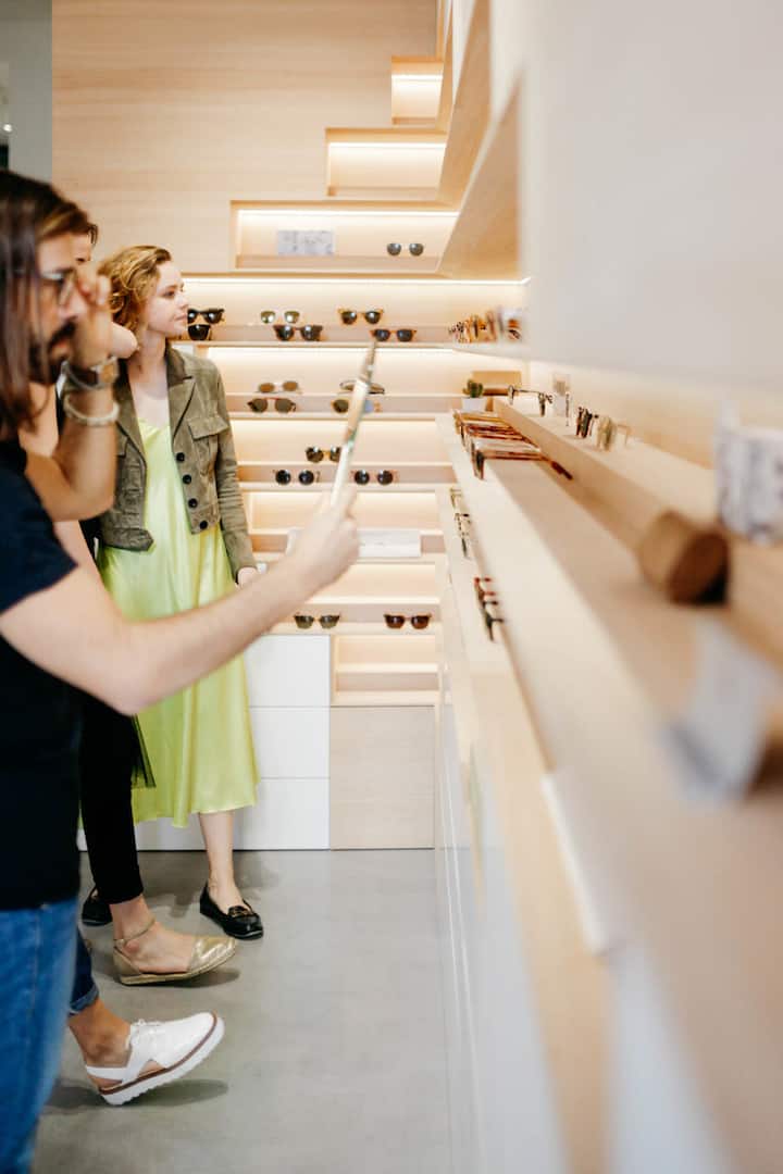 Discover local fashion with a local!