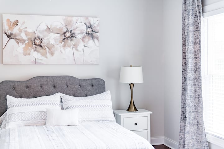 "Jose’s place was spotless, and even nicer than the photos. So many little extras were provided along with the essentials. The bedding and mattress was super comfy. We enjoyed our stay and hope to be back soon!" -Wendy