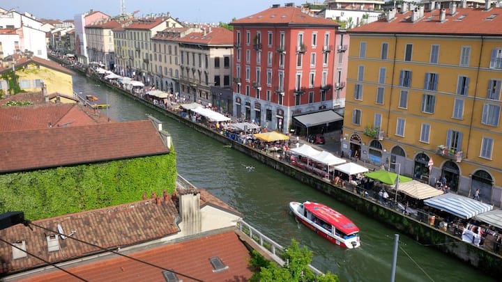 Charming flat on the Naviglio Grande