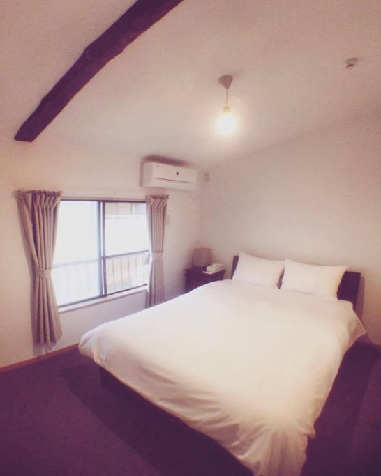 Western bedroom(2nd floor)