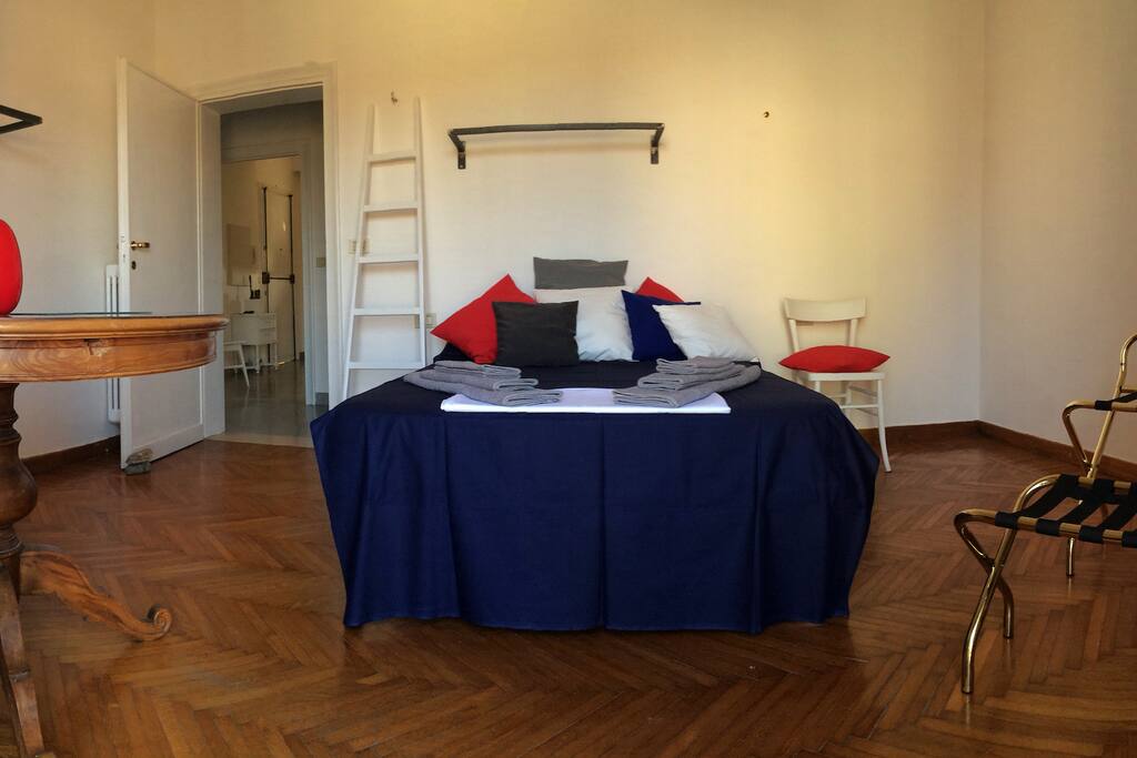 Private wooden floor bedroom overlooking main square
Option 1 (just for July and August)