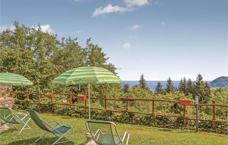 Holiday apartment with 2 bedrooms on 80m² in Gargnano Bs