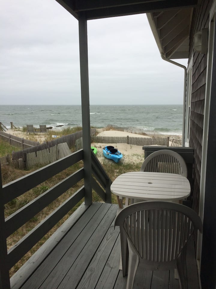 Room 5 Ocean Front Beach House Inn Bed and breakfasts for Rent in