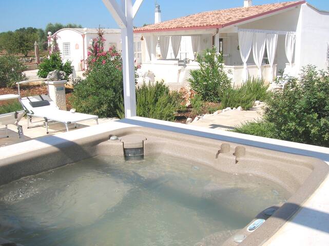 Villa Antino con piscina privata e idromassaggio gallery image 5