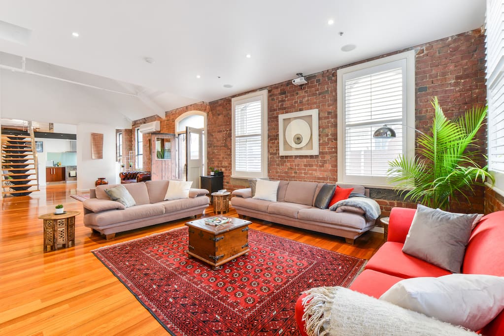Welcome to Tribeca! A comfortable and spacious left in CBD!