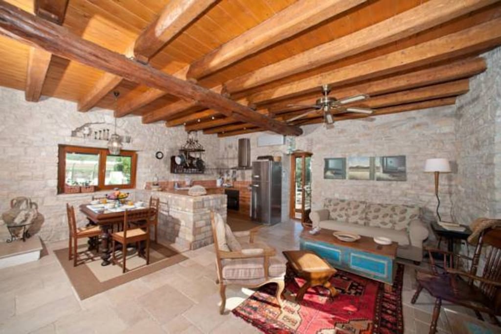 sitting room/kitchen