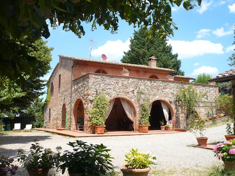 Charming private farmhouse beautiful view (max12p)