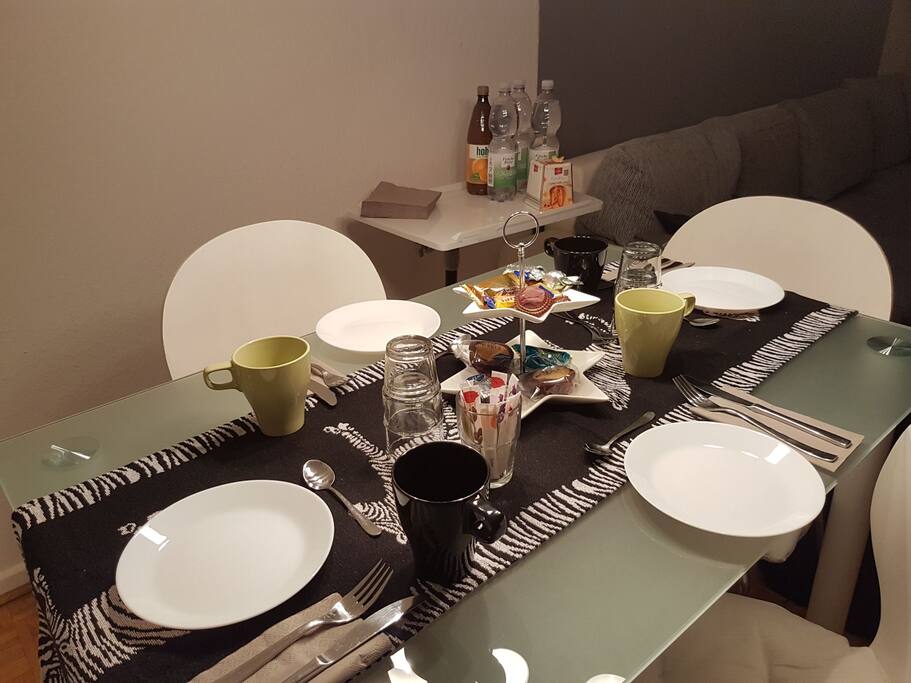 Frühstückstisch-Frühstück ist incl.
