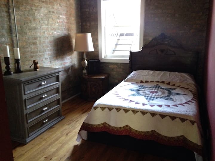 Პირველი საძინებელი