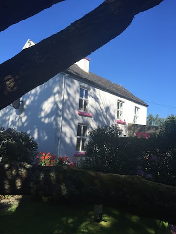 BOSS'S FARMHOUSE 2 ON THE SKELLIG’S RING
