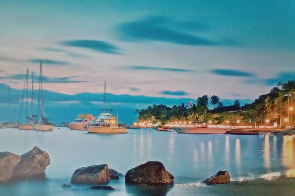 Visual de cinema em frente ao Aloha.