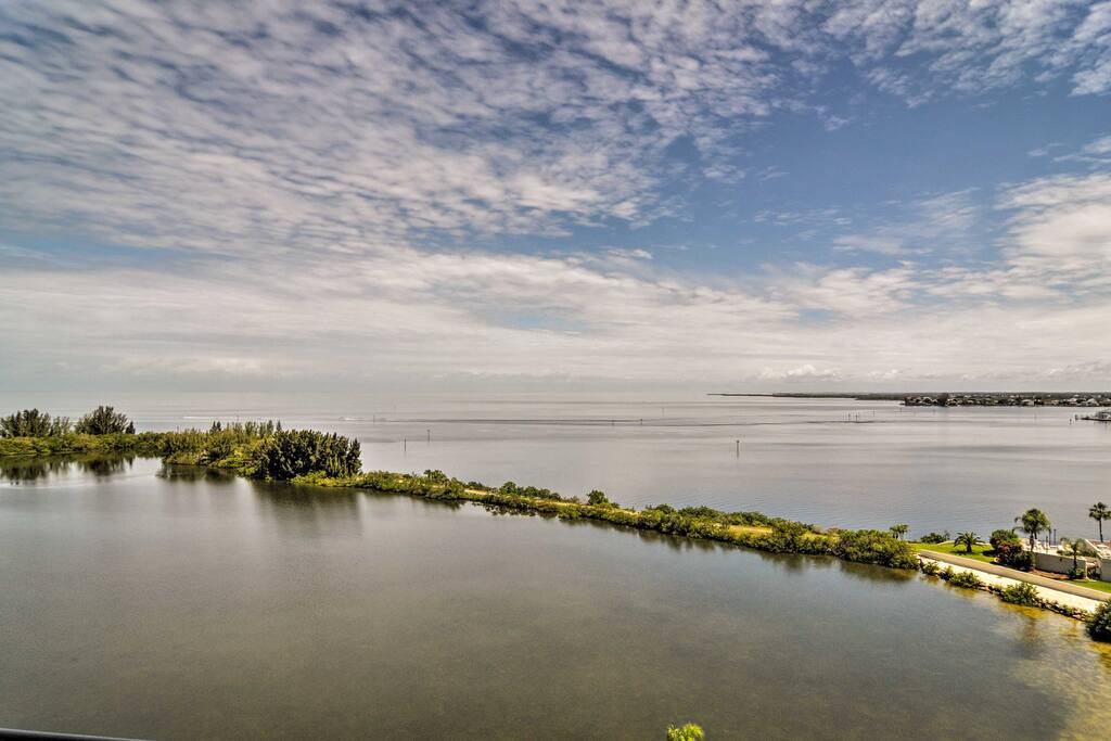 Enjoy magnificent Gulf of Mexico views from this top floor unit's balcony.