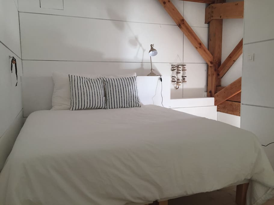 Guest bedroom