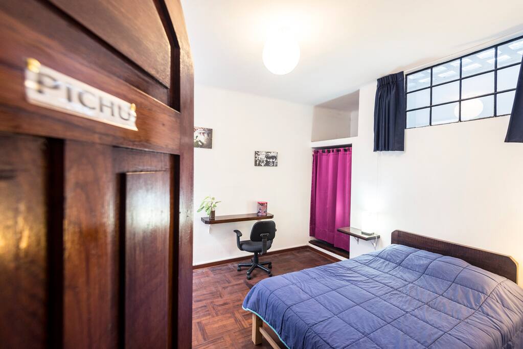 Cuarto con terraza/ Room with terrace / Chambre avec terrasse.