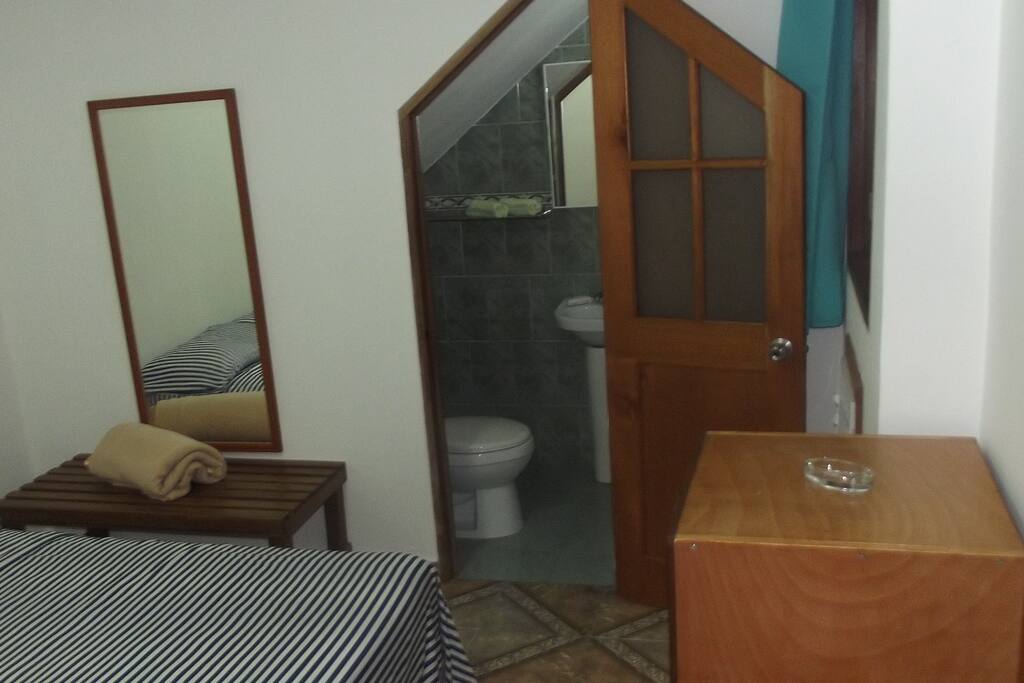 Primera Habitación (First Room)