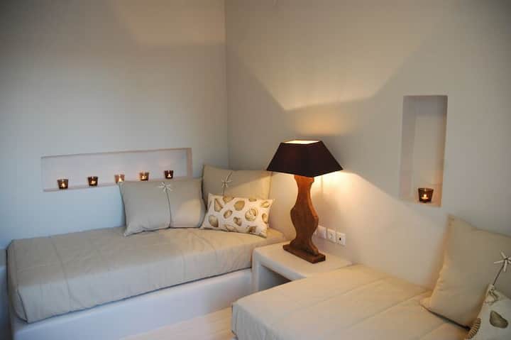 Διπλό κρεβάτι με μπάνιο στο ντους - ισόγειο