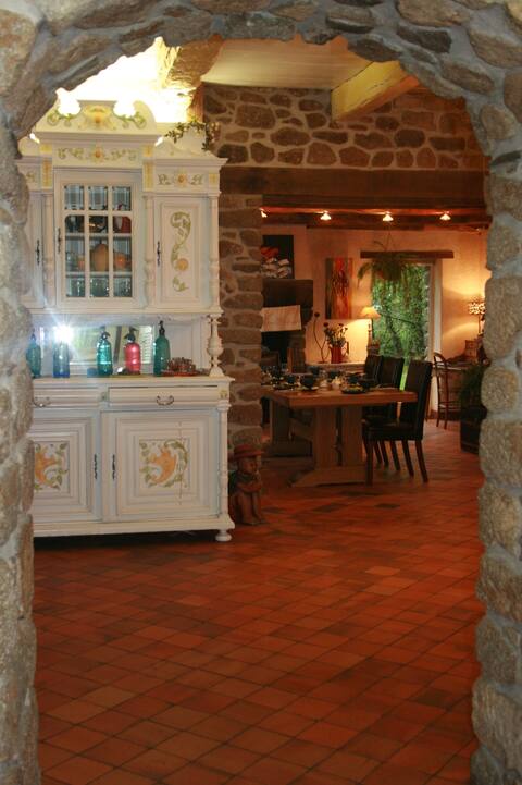 Top Airbnb: The Gardener's Cottage in Ille Et Vilaine