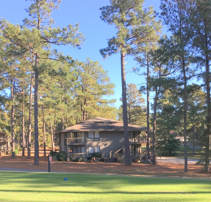 201 Foxkroft Dr. Foxfire Village, NC 2/2 Sleeps 6 Townhouses for Rent