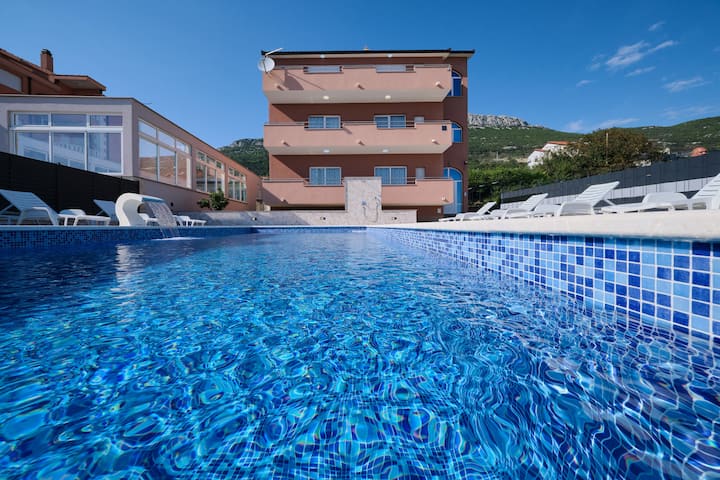 Villa Radun, A House With A View For Up To 12 - Split