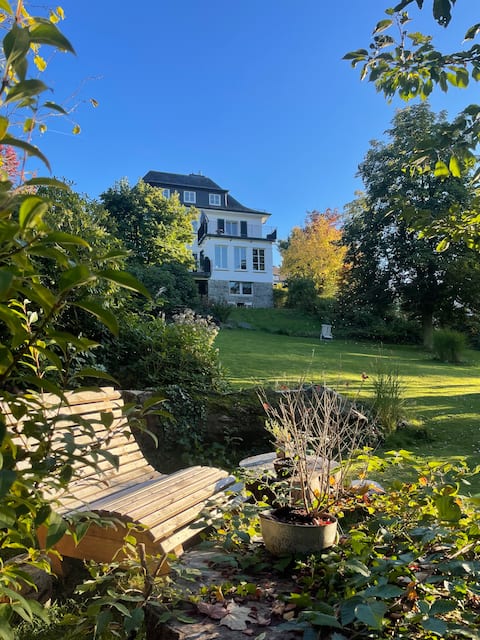Holiday apartment with a large garden at the Ruhr