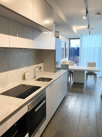 Terrace apartment 2min to Albert Park Lake gallery image 4