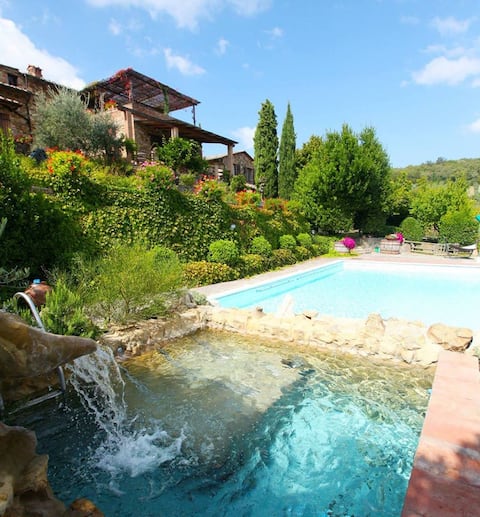 Large house in Chianti, pool and spa view