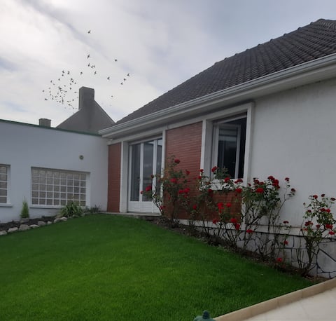 Propriété Airbnb réussie: Very pleasant house, for a quiet stay. à Calais