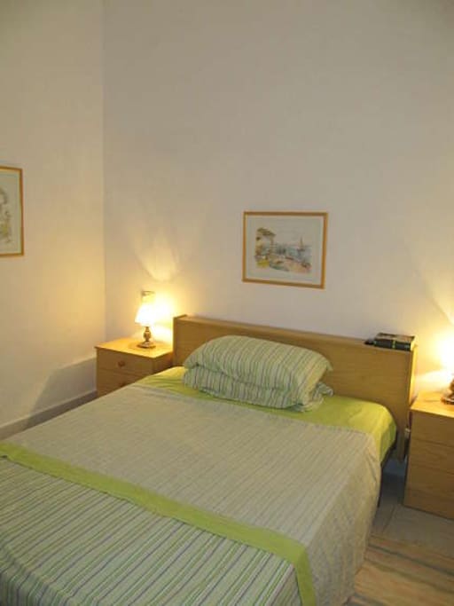 2. Schlafzimmer