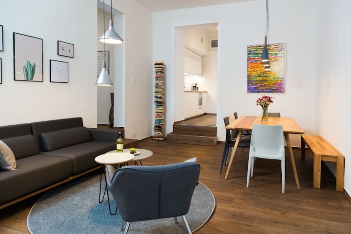 3 Bedroom & 90qm Apartment in Charlottenburg