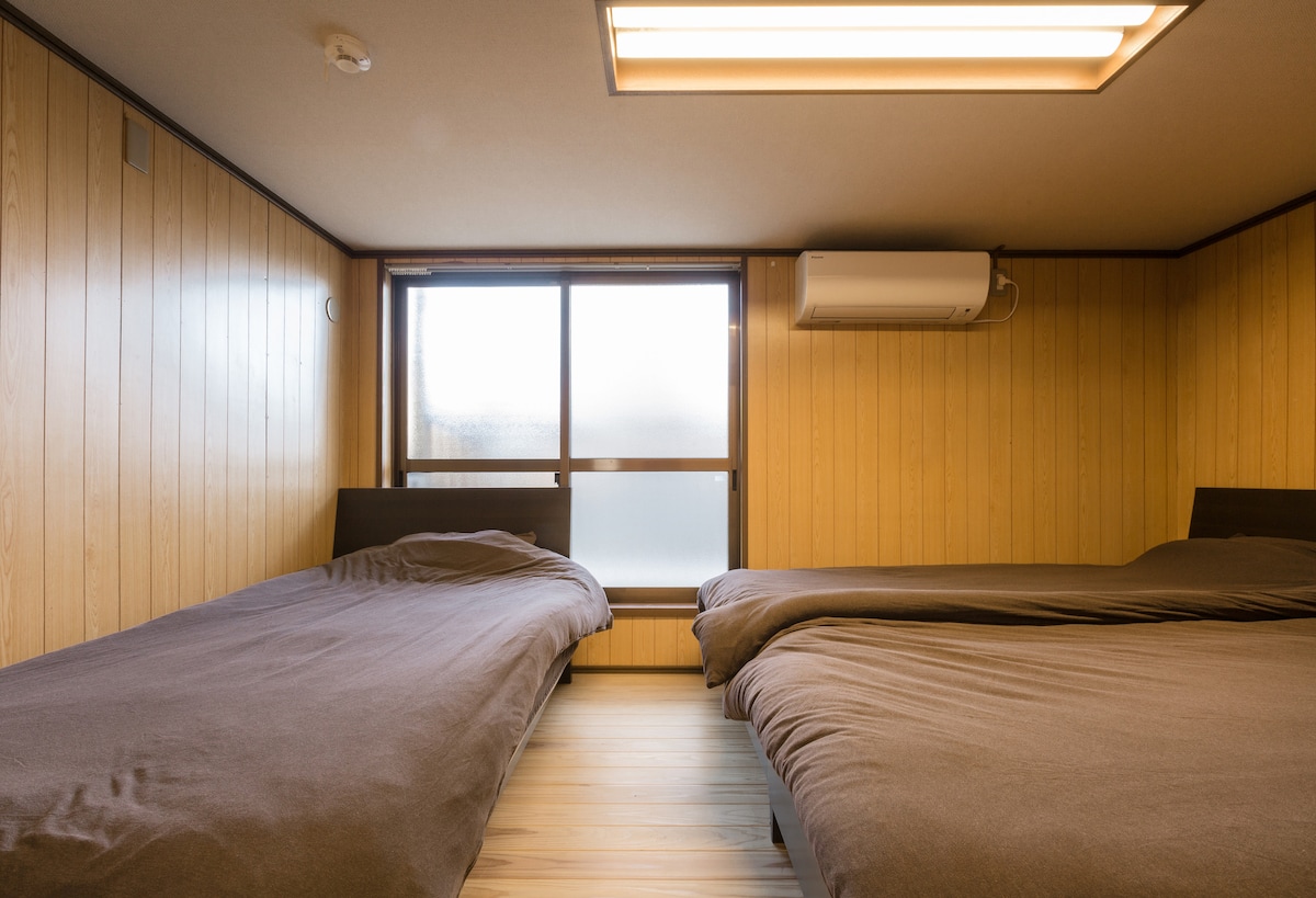 Ghorofa ya juu/Chumba cha kulala Mkono wa kulia/Kitanda cha mtu mmoja