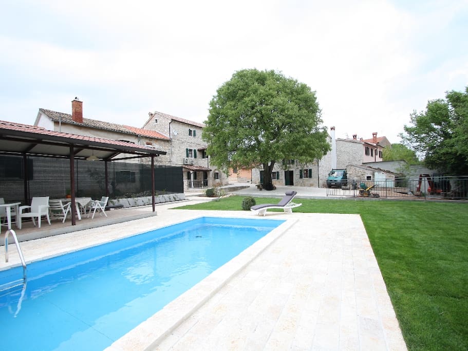 Building exterior - pool