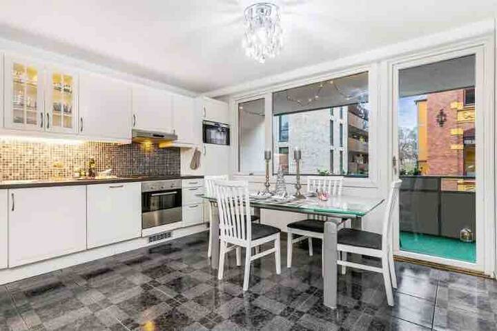 **CENTRAL** BRIGHT**COMFORTABLE