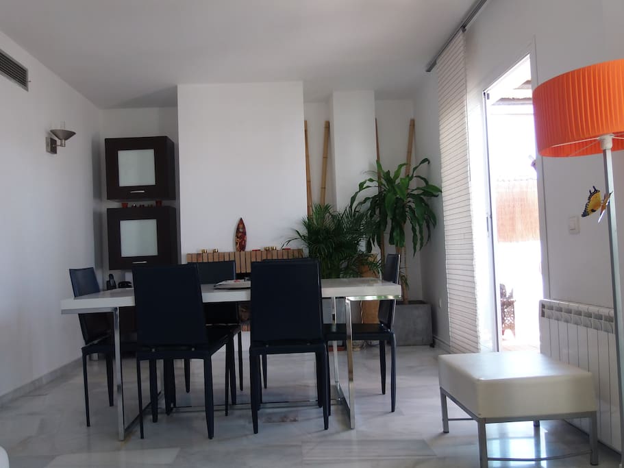 Chimney area / Salon con chimenea