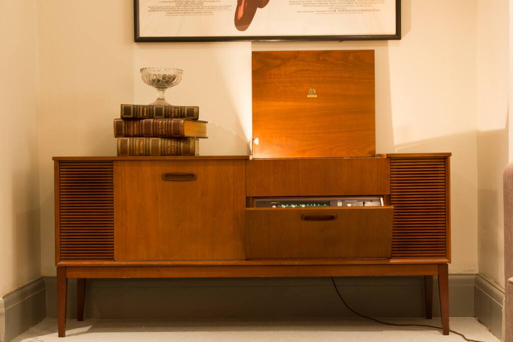 Working record player/radio