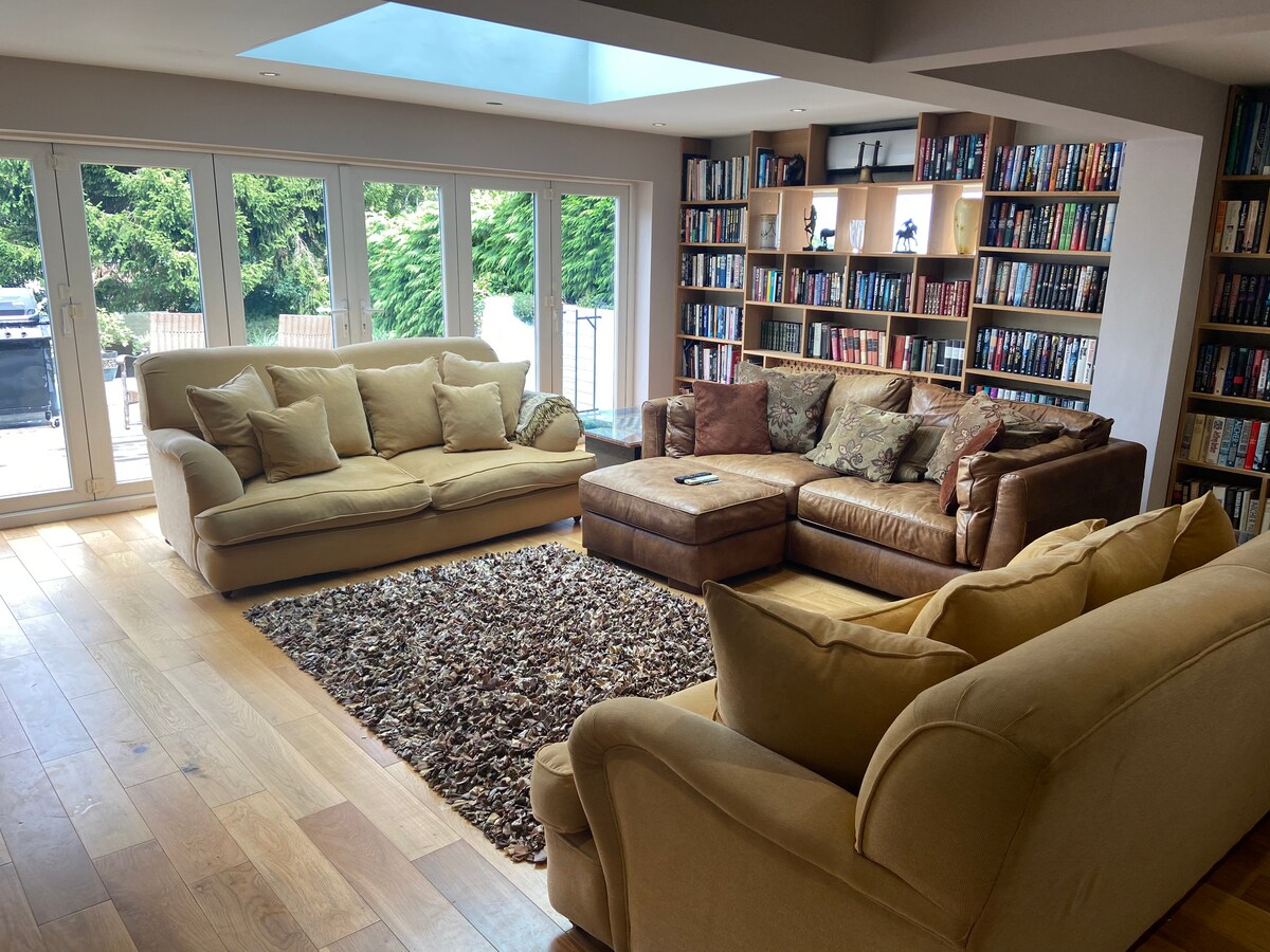 Luxurious home in the centre of leafy Binfield Houses for Rent in