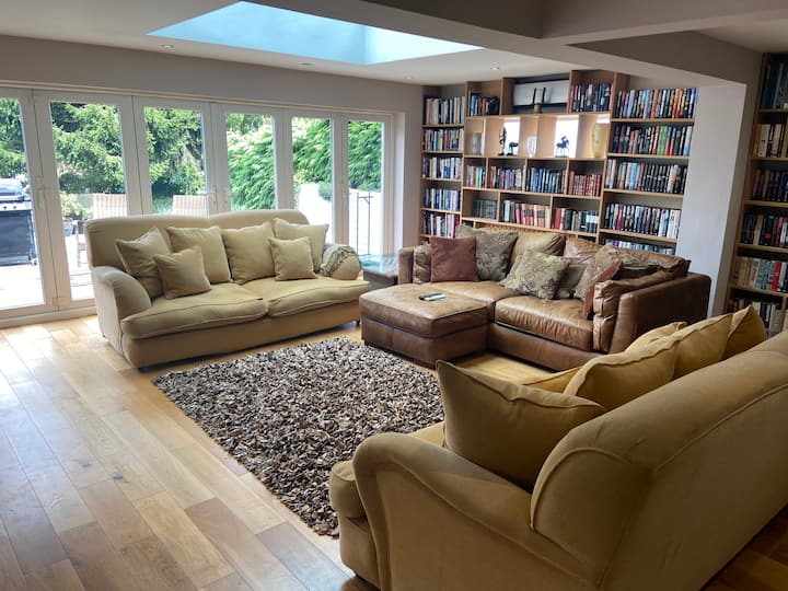 Luxurious home in the centre of leafy Binfield Houses for Rent in