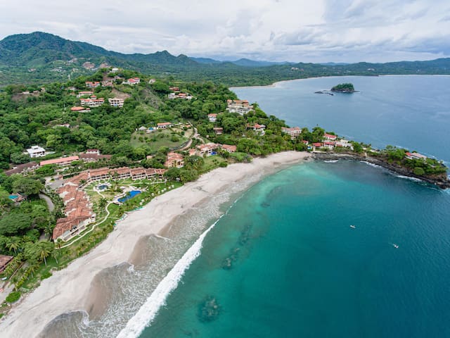 Entire home with 2 bedrooms in Potrero-Flamingo - Palms 3- Luxury Beachfront Villa