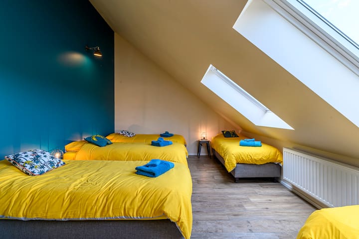 Chambre n °4 (convient à 6 personnes)