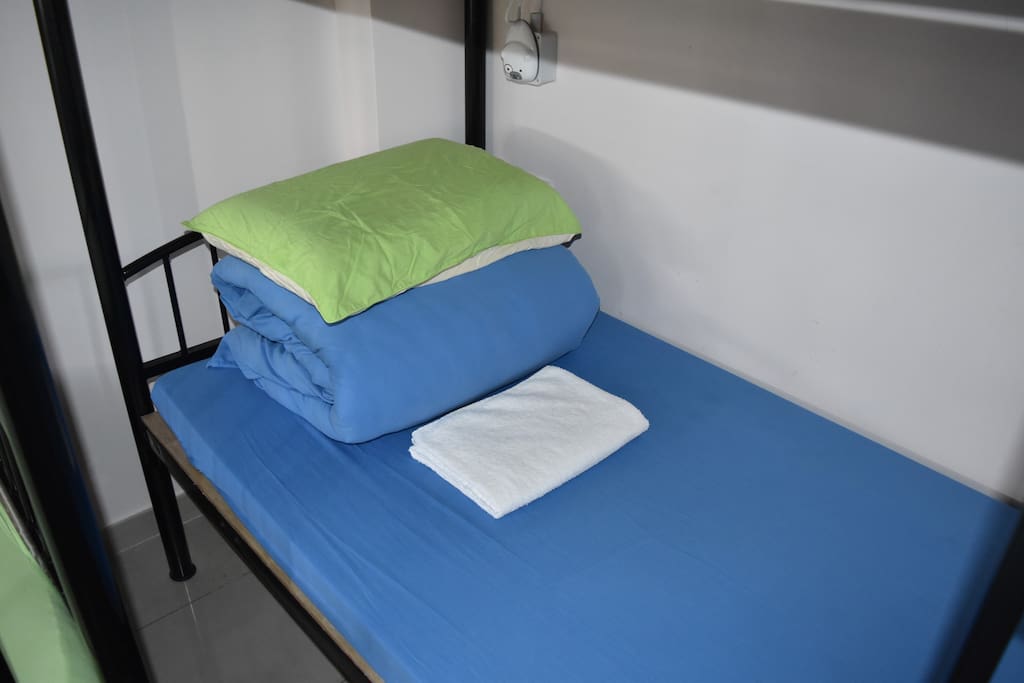 Bottom bed