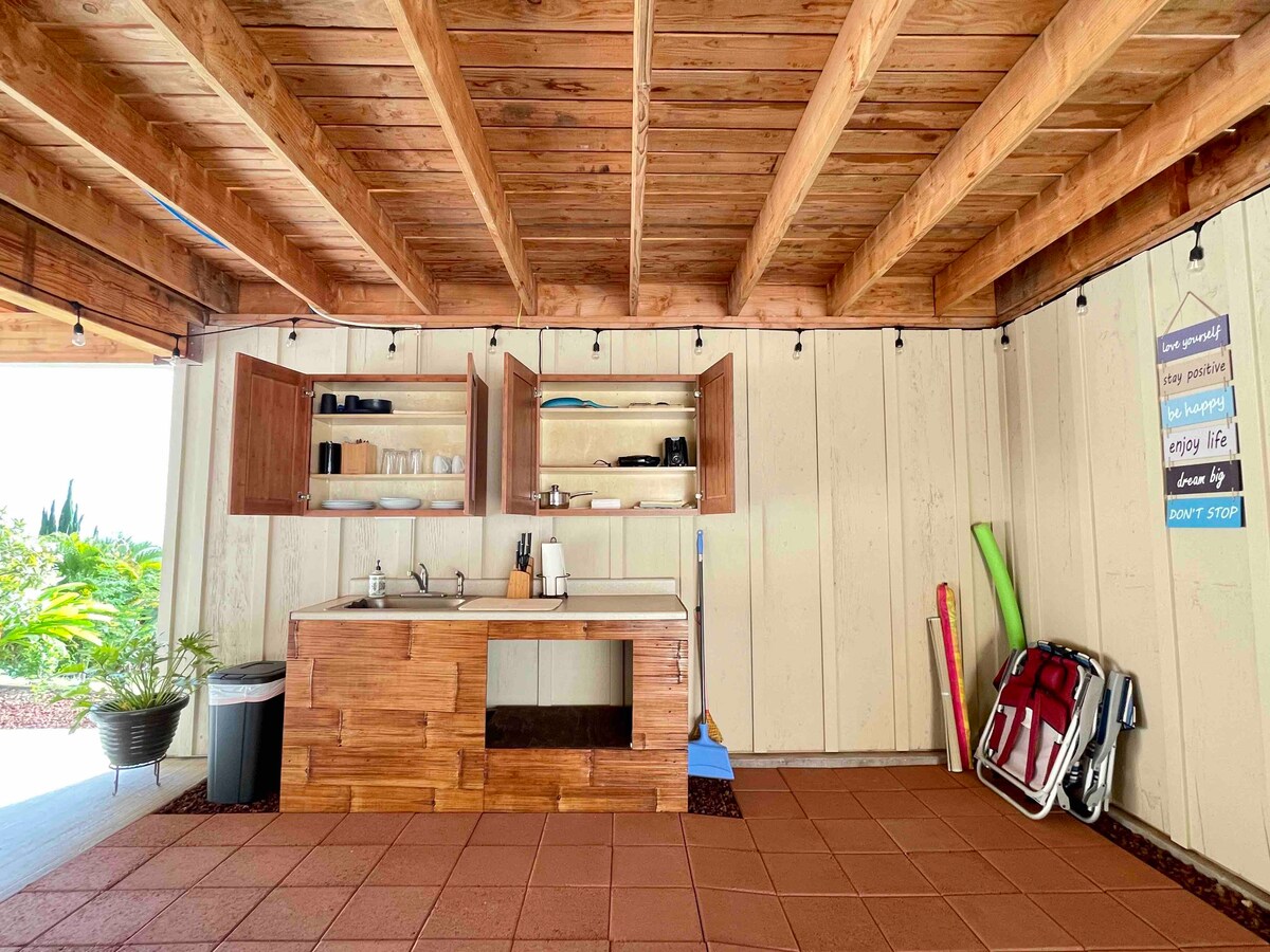 Popular Airbnb listing: Sweeping Ocean Views 5 Minutes From Kailua Town. in Kailua