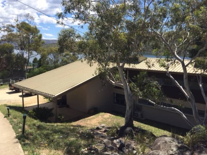 The Lakehouse Apartment B Apartments for Rent in Jindabyne, New South
