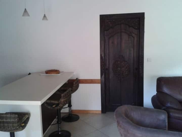 ulaz u spavaću sobu i blagovaonicu u zatvorenom prostoru