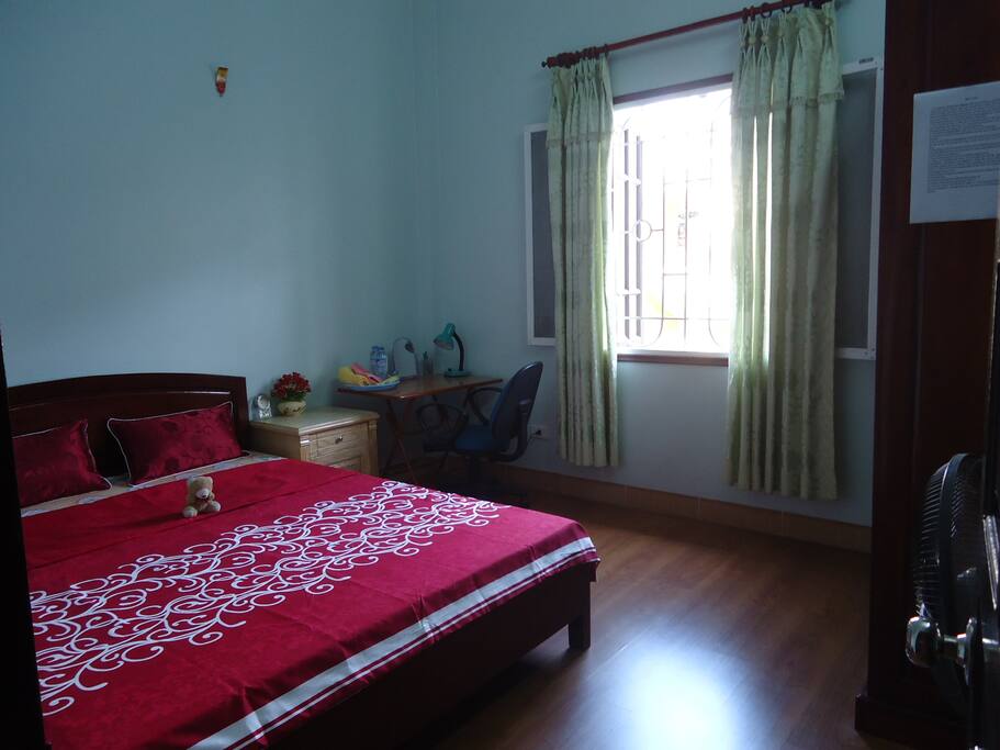 Cozy, comfortable,blank,sheets and pillows are new(room 2)