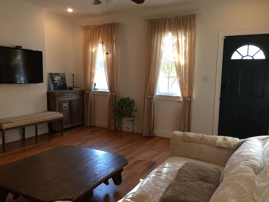 Living Room/TV