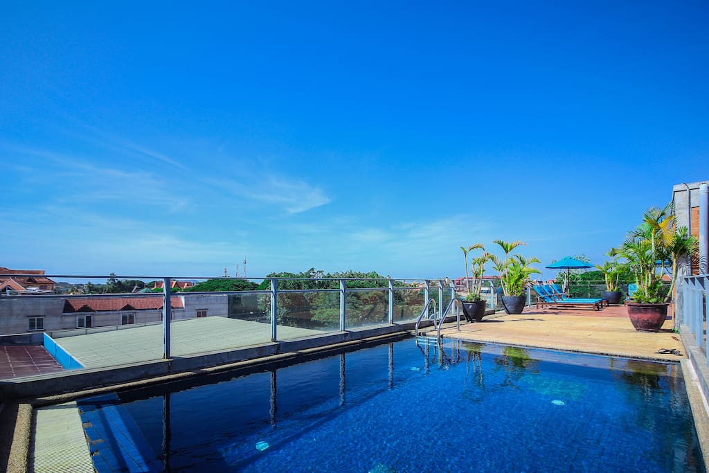 Rooftop Pool