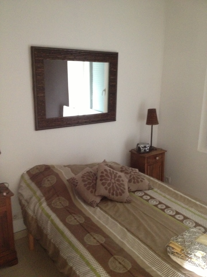 M2 - ห้องนอน 4 - เตียงคู่ 1 หลัง