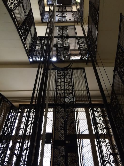 Pannónia utca 6 was buildt about 110 years ago. The beautiful building offers top security: door phone and code lock. We have a separate, locked entrance to the flat as well as a security alarm.